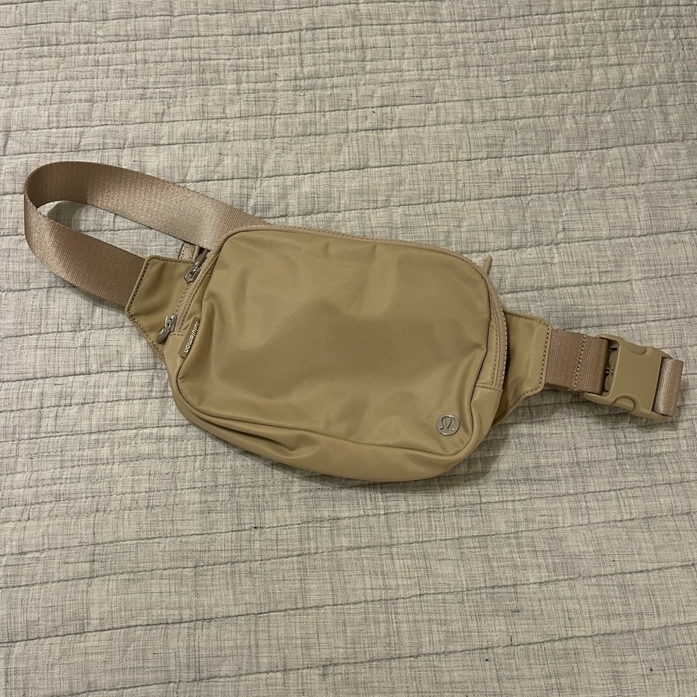 Lululemon Everywhere Belt Bag Large 2L